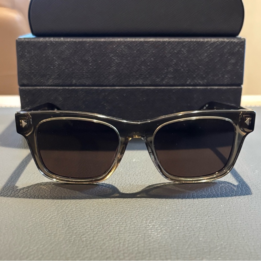 Prada Elegant Black Eyewear